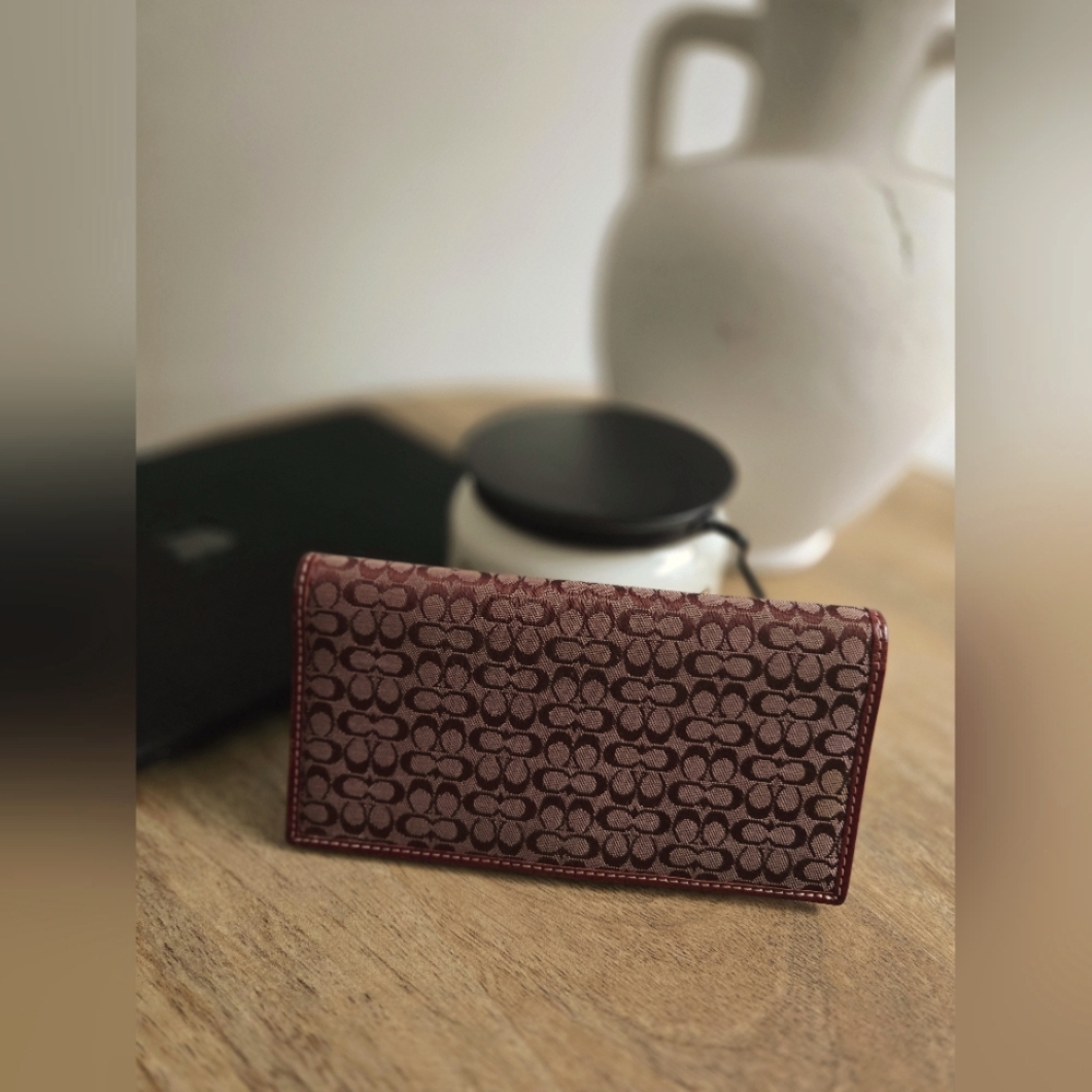 Coach Signature Billfold Wallet